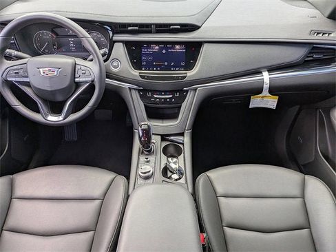 New 2025 Cadillac XT6 Luxury image 16