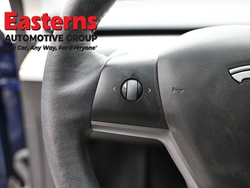 Used 2021 Tesla Model Y Long Range image 15