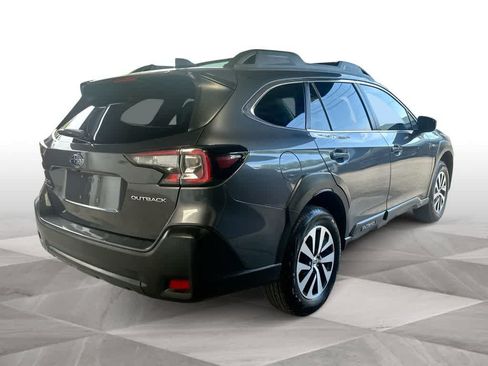 Used 2025 Subaru Outback Premium AWD/4WD image 8