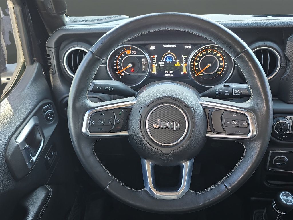 Used 2018 Jeep Wrangler Unlimited Sahara w/ Dual Top Group AWD/4WD image 15