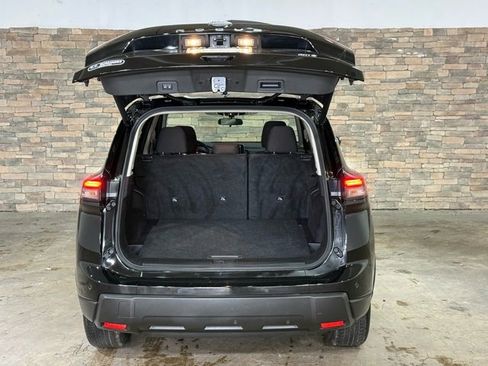 Certified 2025 Nissan Rogue SV image 5