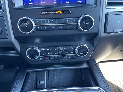 Used 2020 Ford Expedition XLT w/ Equipment Group 202A image 25