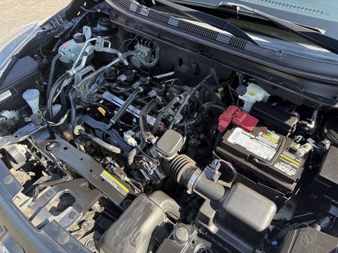 Used 2019 Nissan Kicks SR FWD image 12