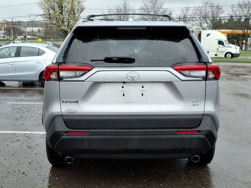Used 2020 Toyota RAV4 LE AWD/4WD image 4