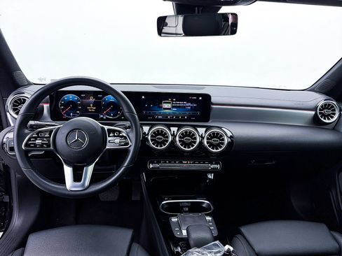 Used 2023 Mercedes-Benz CLA 250 w/ Premium Package image 21