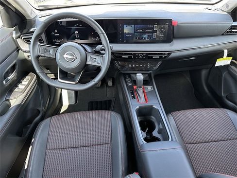 New 2025 Nissan Kicks SR image 17