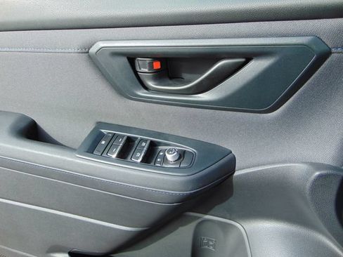 Certified 2025 Subaru Forester Premium AWD/4WD image 20