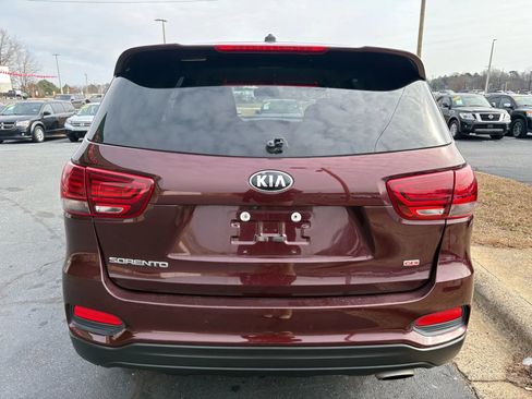 Used 2019 Kia Sorento LX image 6