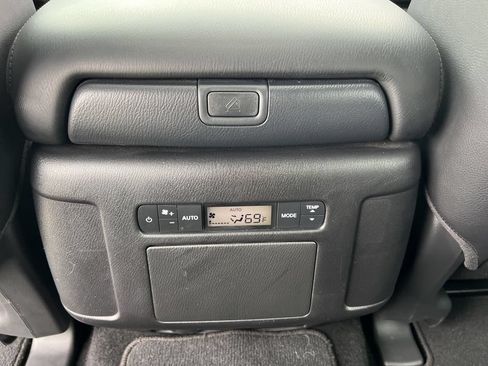Used 2024 Nissan Armada SL w/ Midnight Edition Package RWD image 32