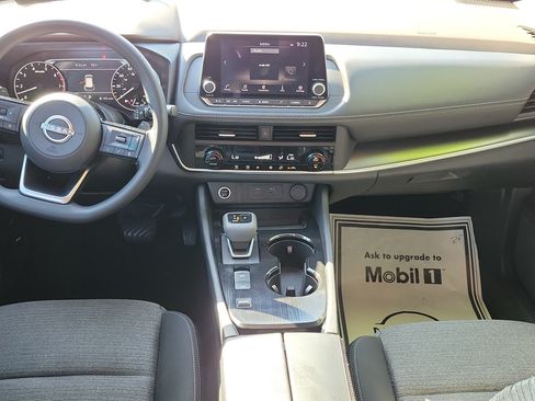 Certified 2023 Nissan Rogue SV FWD image 14