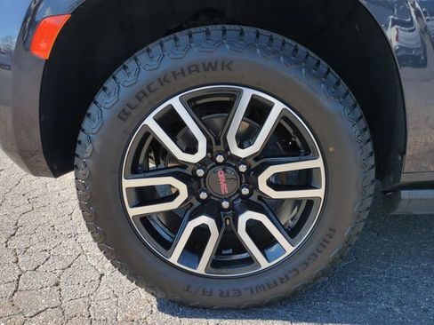 Used 2023 GMC Yukon AT4 w/ AT4 Premium Package image 10