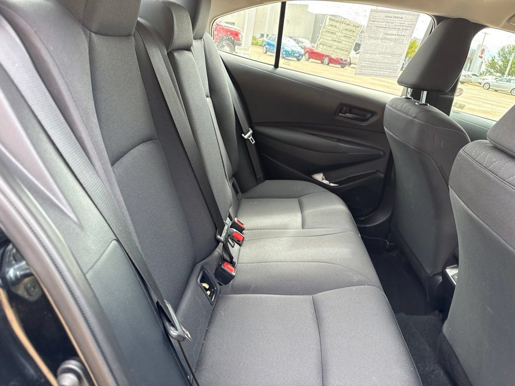 Used 2025 Toyota Corolla LE FWD image 17
