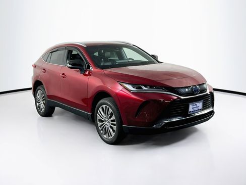 Used 2022 Toyota Venza XLE AWD/4WD image 3