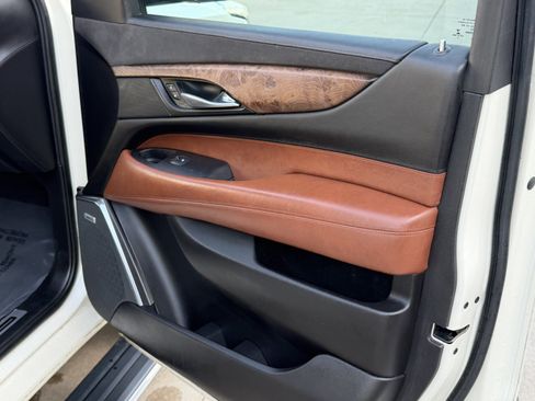 Used 2015 Cadillac Escalade ESV Premium AWD/4WD image 37