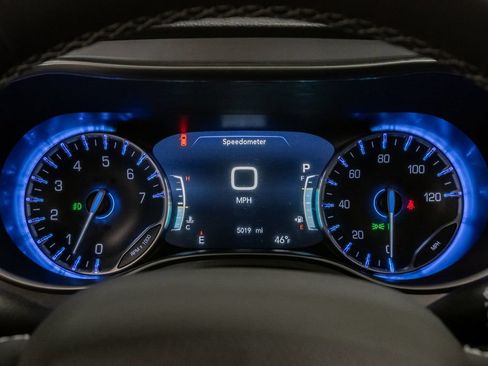 New 2026 Chrysler Pacifica Limited w/ Uconnect Theater Family Group FWD image 15