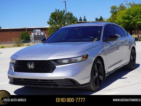Used 2025 Honda Accord Sport image 1