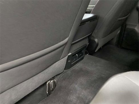 Used 2022 RAM 1500 Classic SLT image 16