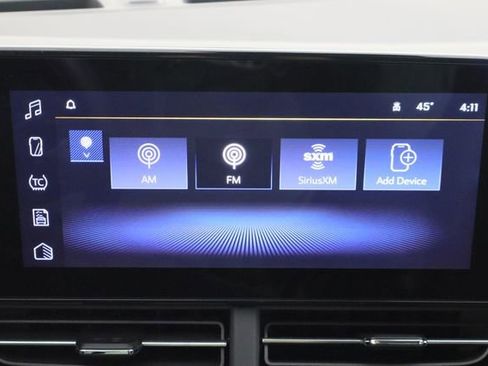 Used 2025 Chevrolet Trax LT FWD image 29