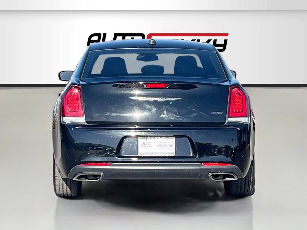 Used 2020 Chrysler 300 Touring w/ Sport Appearance Package RWD image 6