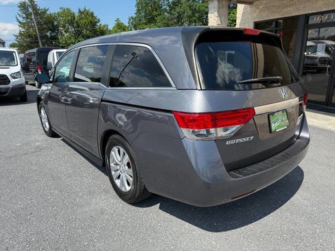 Used 2016 Honda Odyssey SE image 2