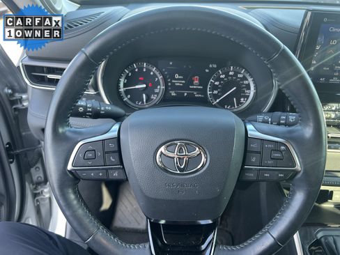 Used 2021 Toyota Highlander Limited FWD image 18