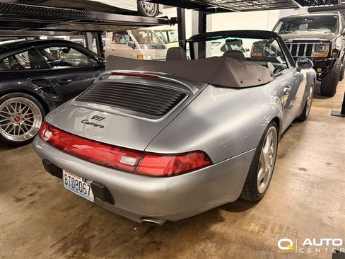 Used 1995 Porsche 911 Carrera RWD image 3