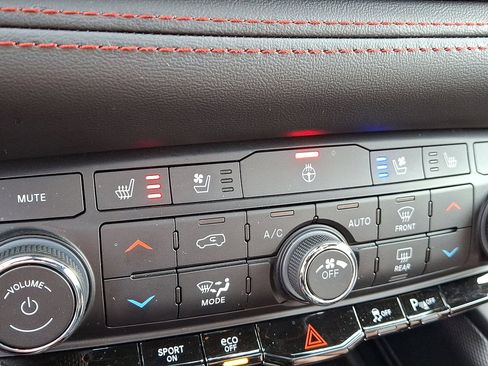 Certified 2024 Dodge Durango R/T image 19