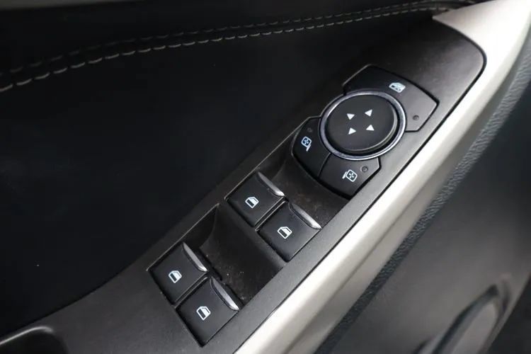 Used 2023 Ford Explorer XLT w/ Equipment Group 202A AWD/4WD image 21