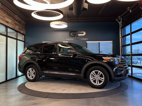 Used 2020 Ford Explorer XLT w/ Class III Trailer Tow Package image 1