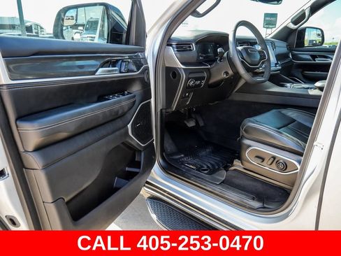 Used 2023 Jeep Wagoneer 4WD w/ Convenience Group I image 34