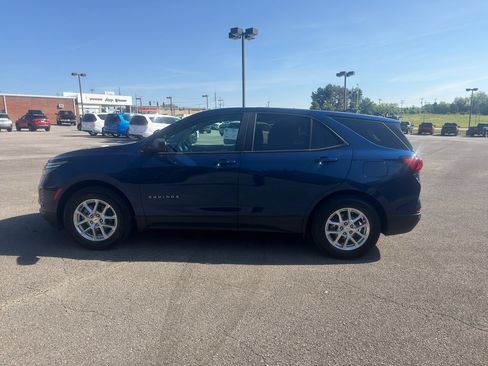 Used 2022 Chevrolet Equinox LS FWD image 8