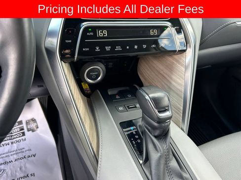 Used 2023 Toyota Venza Limited AWD/4WD image 11