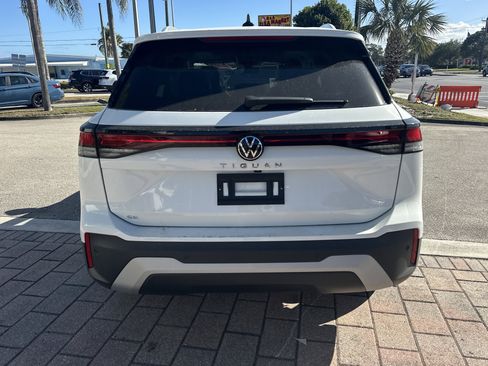 New 2026 Volkswagen Tiguan SE image 7