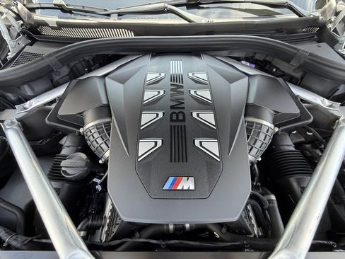 Used 2025 BMW X7 M60i w/ Climate Comfort Package image 33