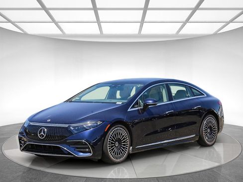 Used 2022 Mercedes-Benz EQS 450+ Sedan image 3