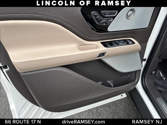 Used 2024 Lincoln Aviator Reserve w/ Equipment Group 201A AWD/4WD image 12
