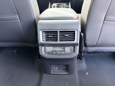 New 2026 Volkswagen Atlas Peak Edition AWD/4WD image 24