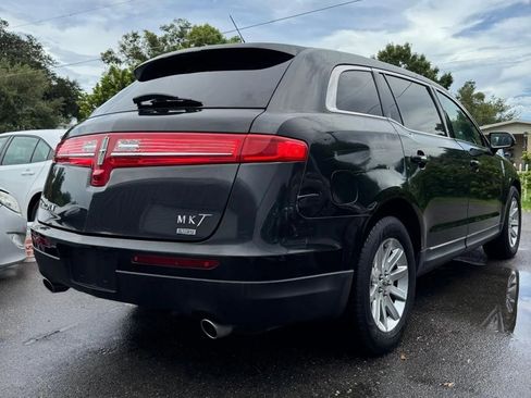 Used 2015 Lincoln MKT AWD image 3