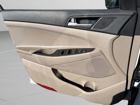 Used 2019 Hyundai Tucson SE image 22