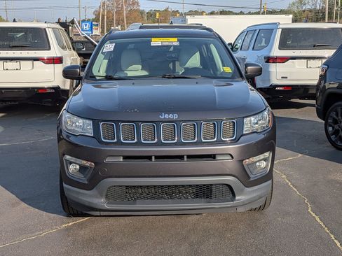 Used 2020 Jeep Compass Latitude image 2