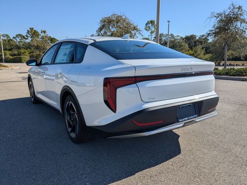New 2025 Kia K4 GT-Line Turbo FWD image 7