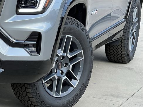 New 2026 GMC Terrain AT4 w/ Technology Package II AWD/4WD image 8