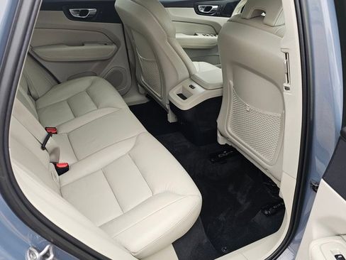 Certified 2023 Volvo XC60 B5 Plus w/ Climate Package image 9