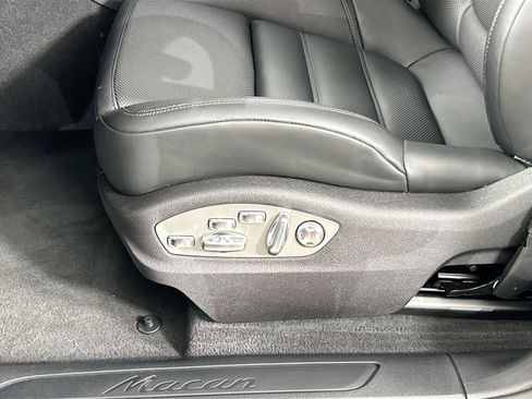 Certified 2025 Porsche Macan image 33