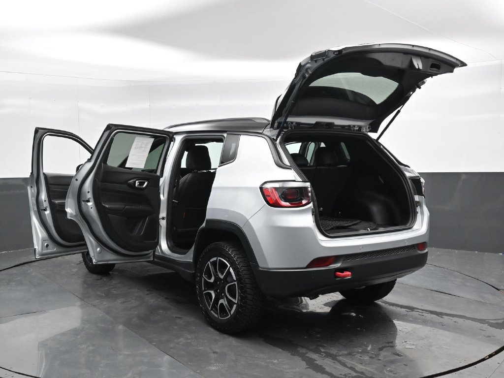 Used 2024 Jeep Compass Trailhawk AWD/4WD image 53