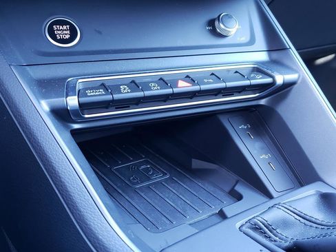 Used 2025 Audi Q3 2.0T Premium w/ Convenience Package image 23