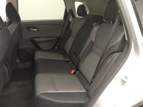 Used 2022 Nissan Rogue SV image 18