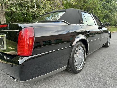 Used 2005 Cadillac De Ville w/ Limited Edition Package FWD image 55