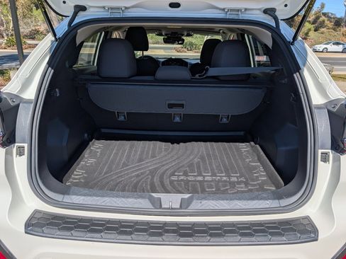 Used 2024 Subaru Crosstrek 2.0i Premium image 9