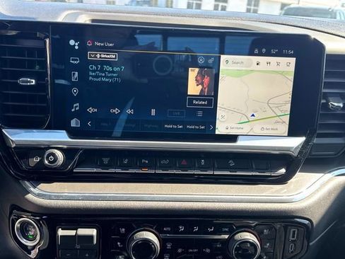 Used 2024 Chevrolet Silverado 2500 High Country w/ Technology Package AWD/4WD image 35